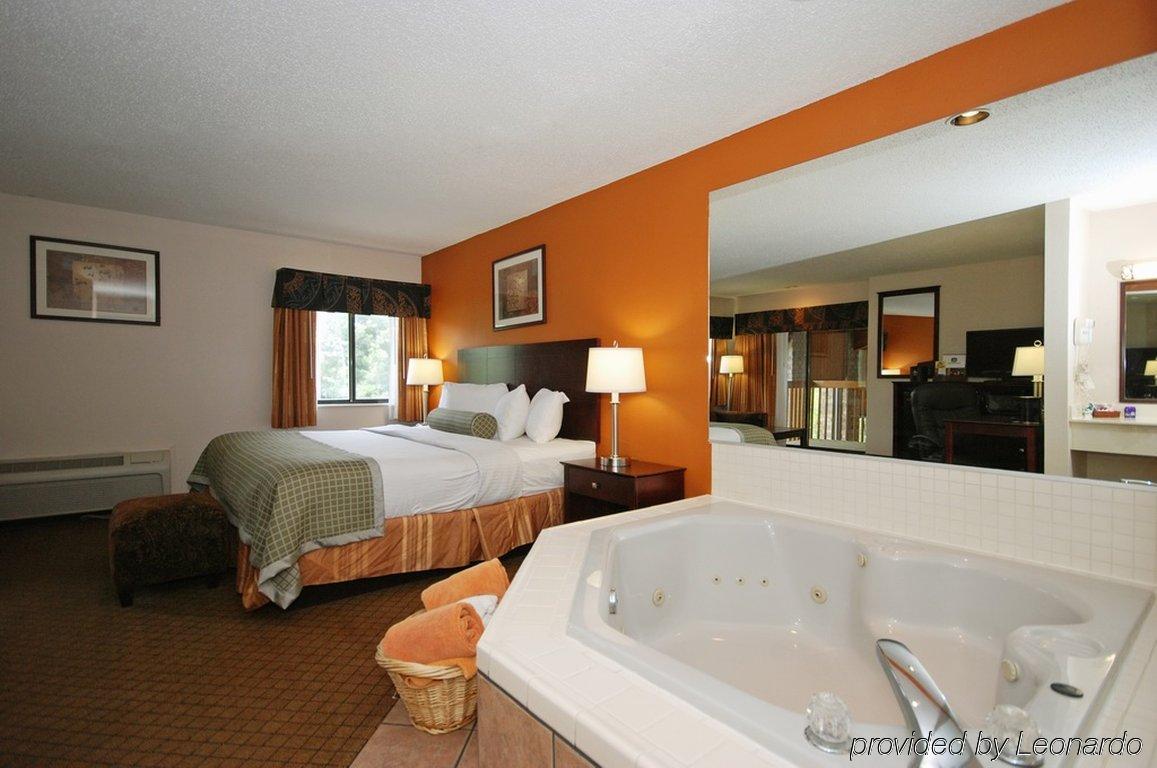 Baymont By Wyndham Delaware Hotel Room photo
